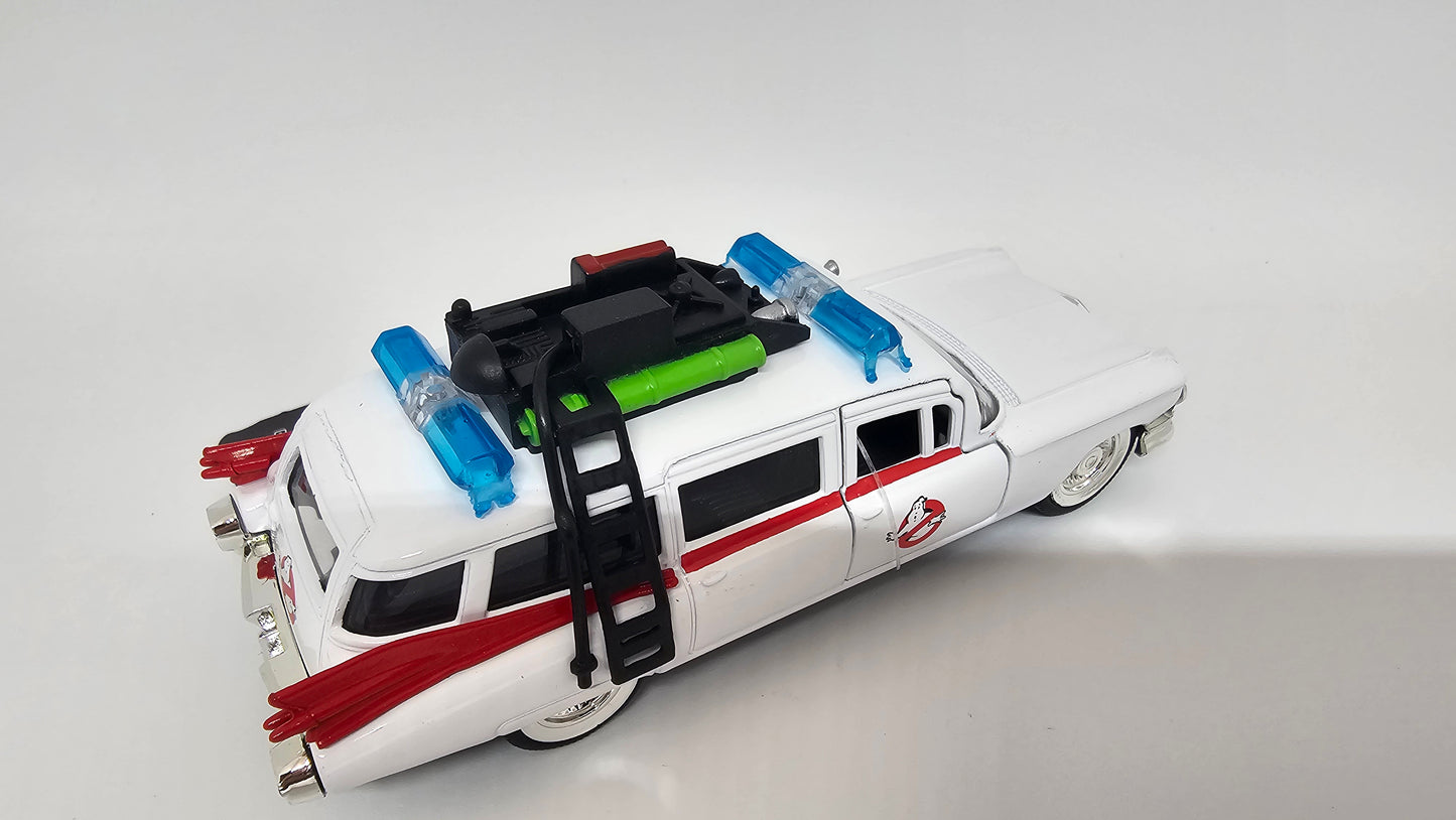 Auto Cazafantasmas Ecto-1 Metal Escala 1/32 Jada