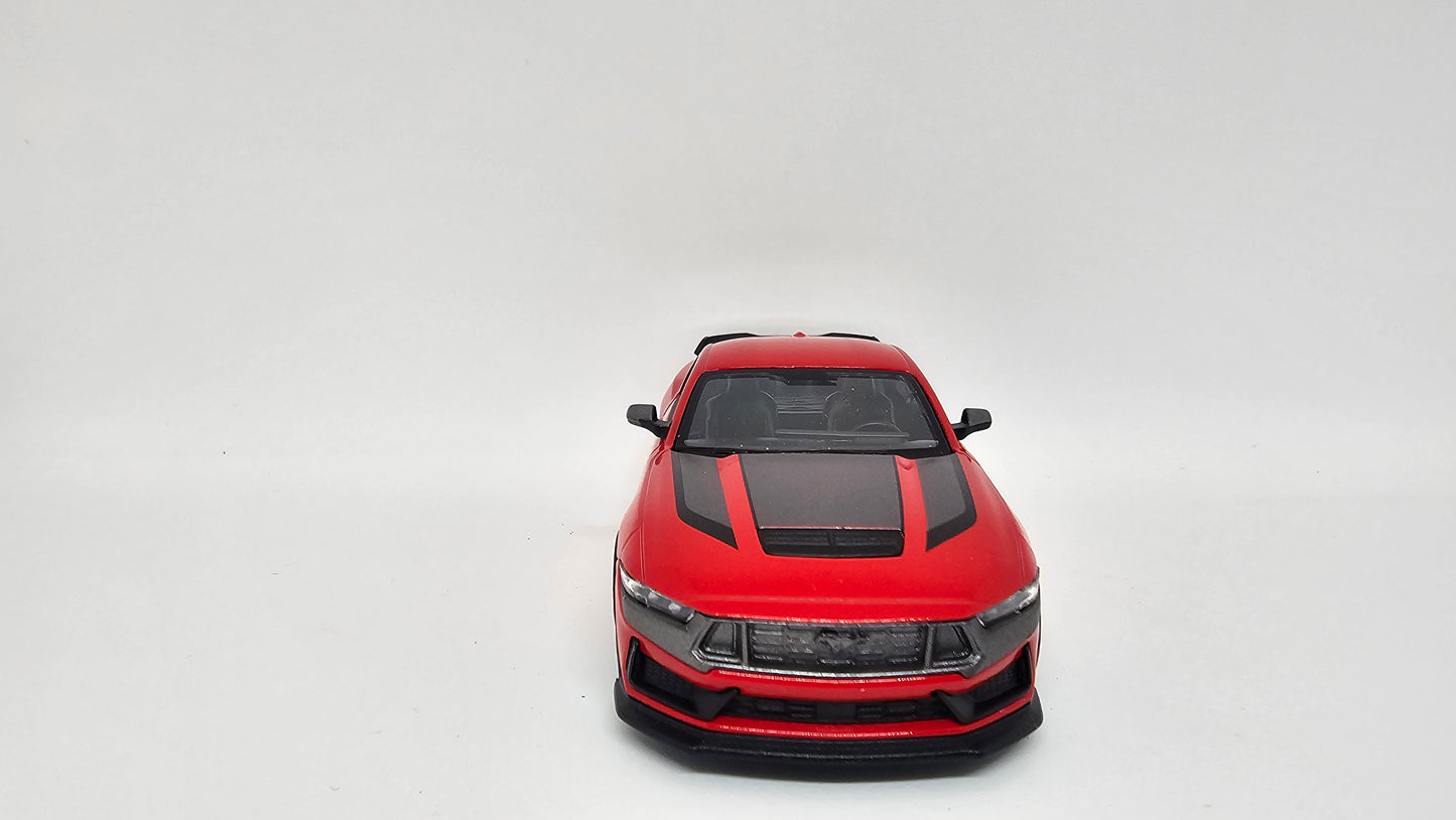 Ford Mustang Dark Horse (2024) Escala 1/38 Kinsmart