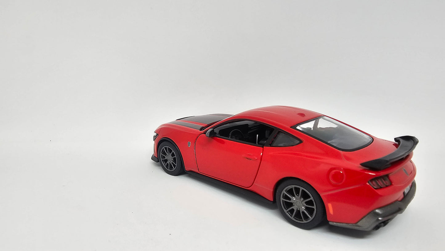 Ford Mustang Dark Horse (2024) Escala 1/38 Kinsmart