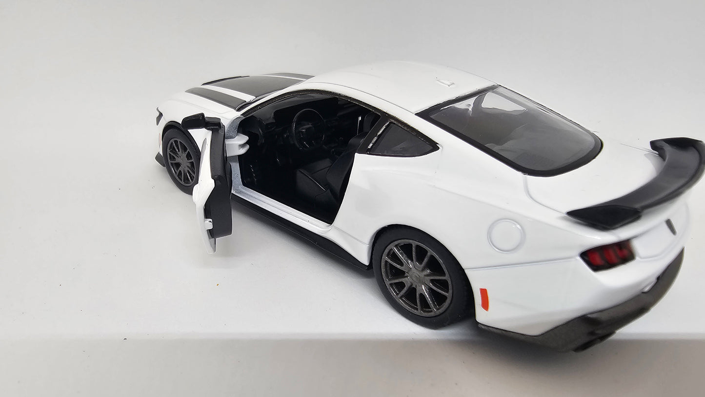 Ford Mustang Dark Horse (2024) Escala 1/38 Kinsmart