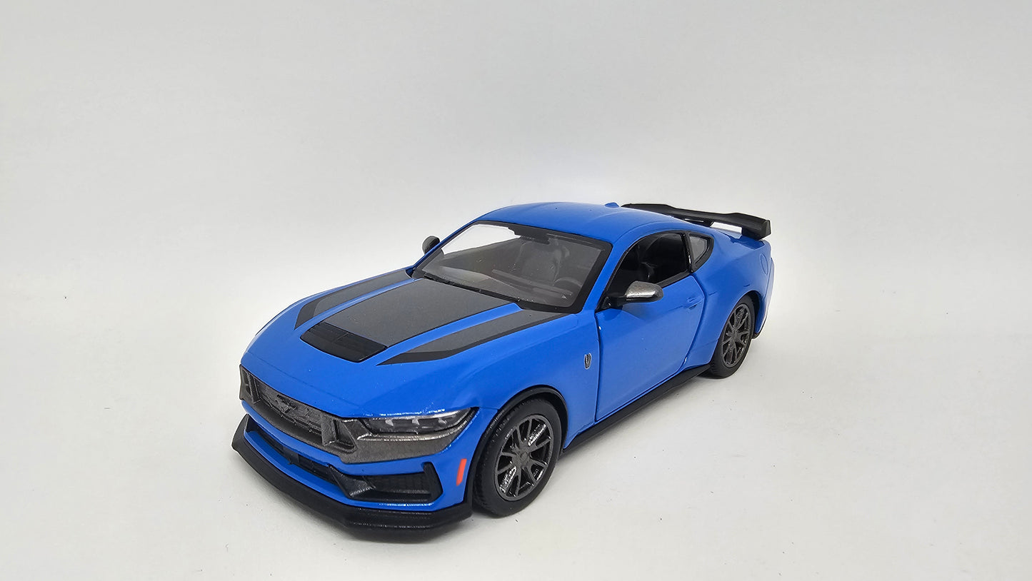 Ford Mustang Dark Horse (2024) Escala 1/38 Kinsmart
