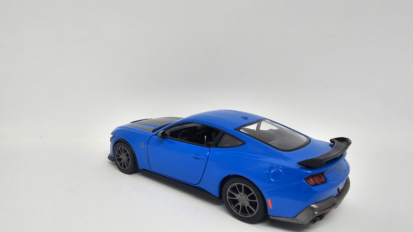 Ford Mustang Dark Horse (2024) Escala 1/38 Kinsmart
