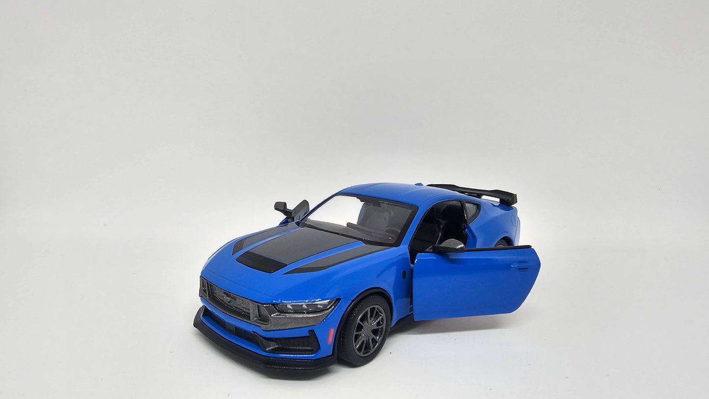 Ford Mustang Dark Horse (2024) Escala 1/38 Kinsmart
