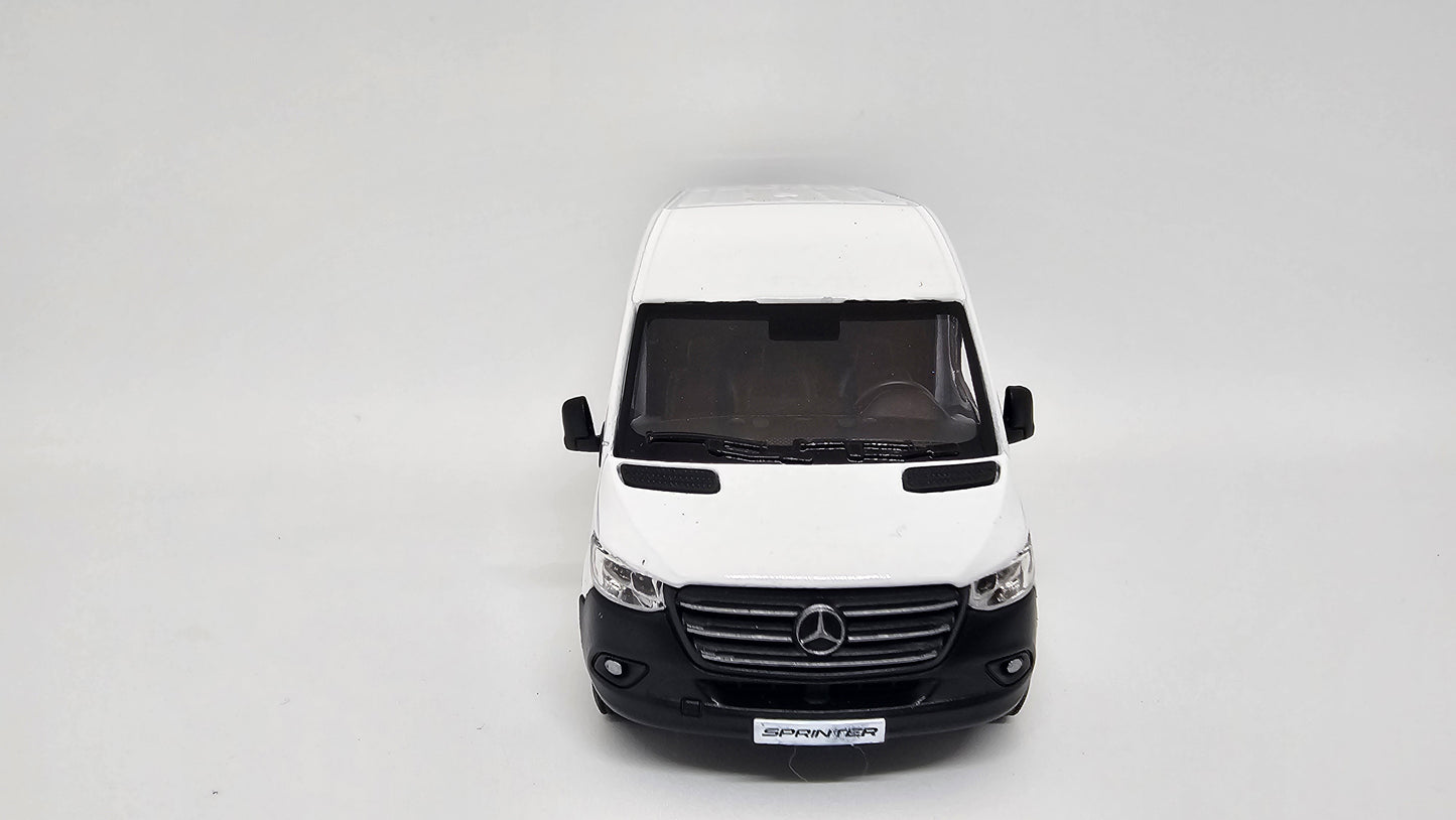 Mercedes Benz Sprinter Furgon Techo Alto Escala 1/48 Kinsmart