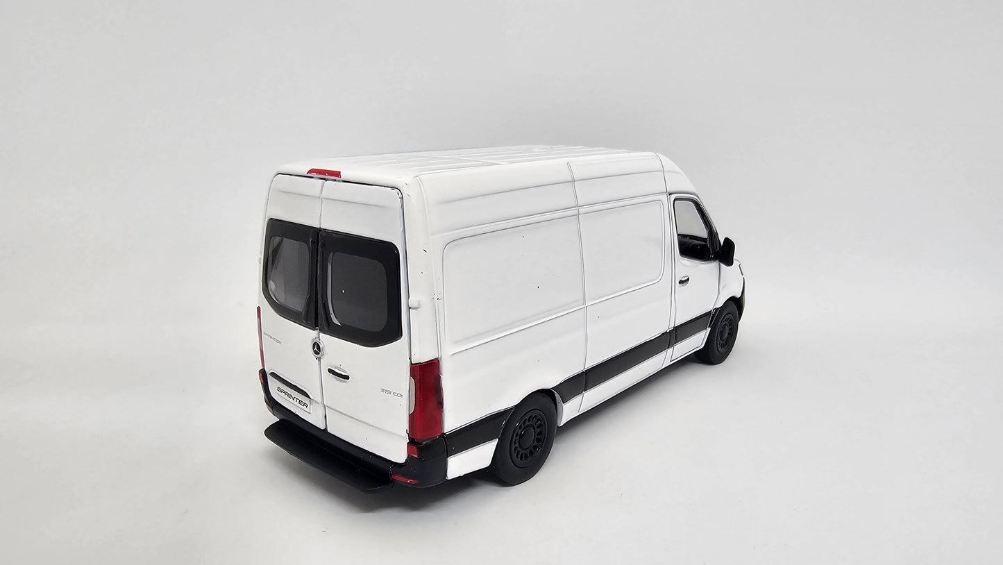 Mercedes Benz Sprinter Furgon Techo Alto Escala 1/48 Kinsmart