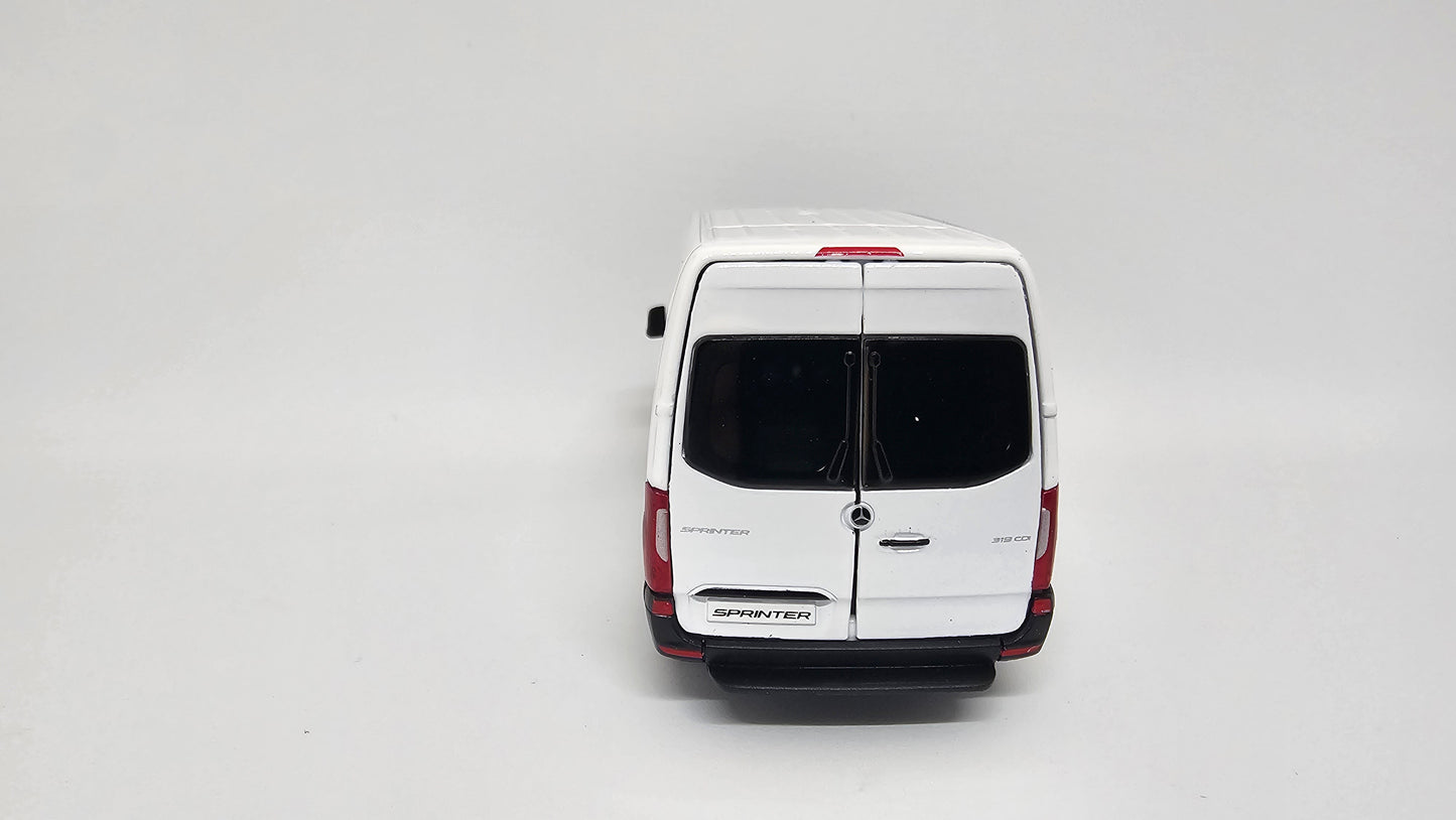 Mercedes Benz Sprinter Furgon Techo Alto Escala 1/48 Kinsmart