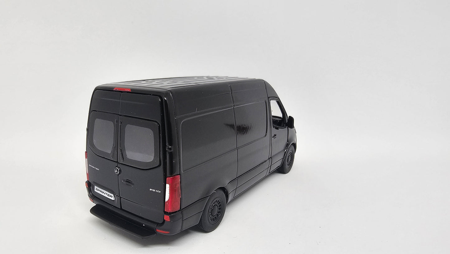 Mercedes Benz Sprinter Furgon Techo Alto Escala 1/48 Kinsmart