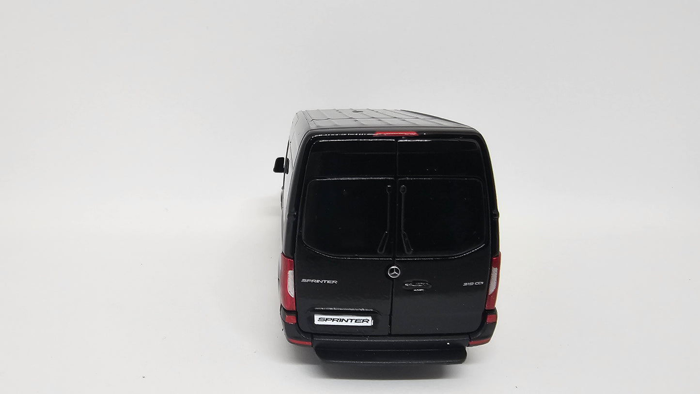 Mercedes Benz Sprinter Furgon Techo Alto Escala 1/48 Kinsmart