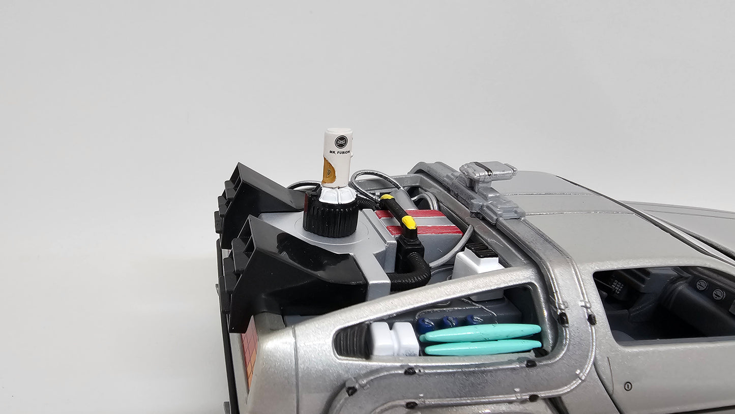 Delorean Volver Al Futuro II Volador Escala 1/24 WELLY