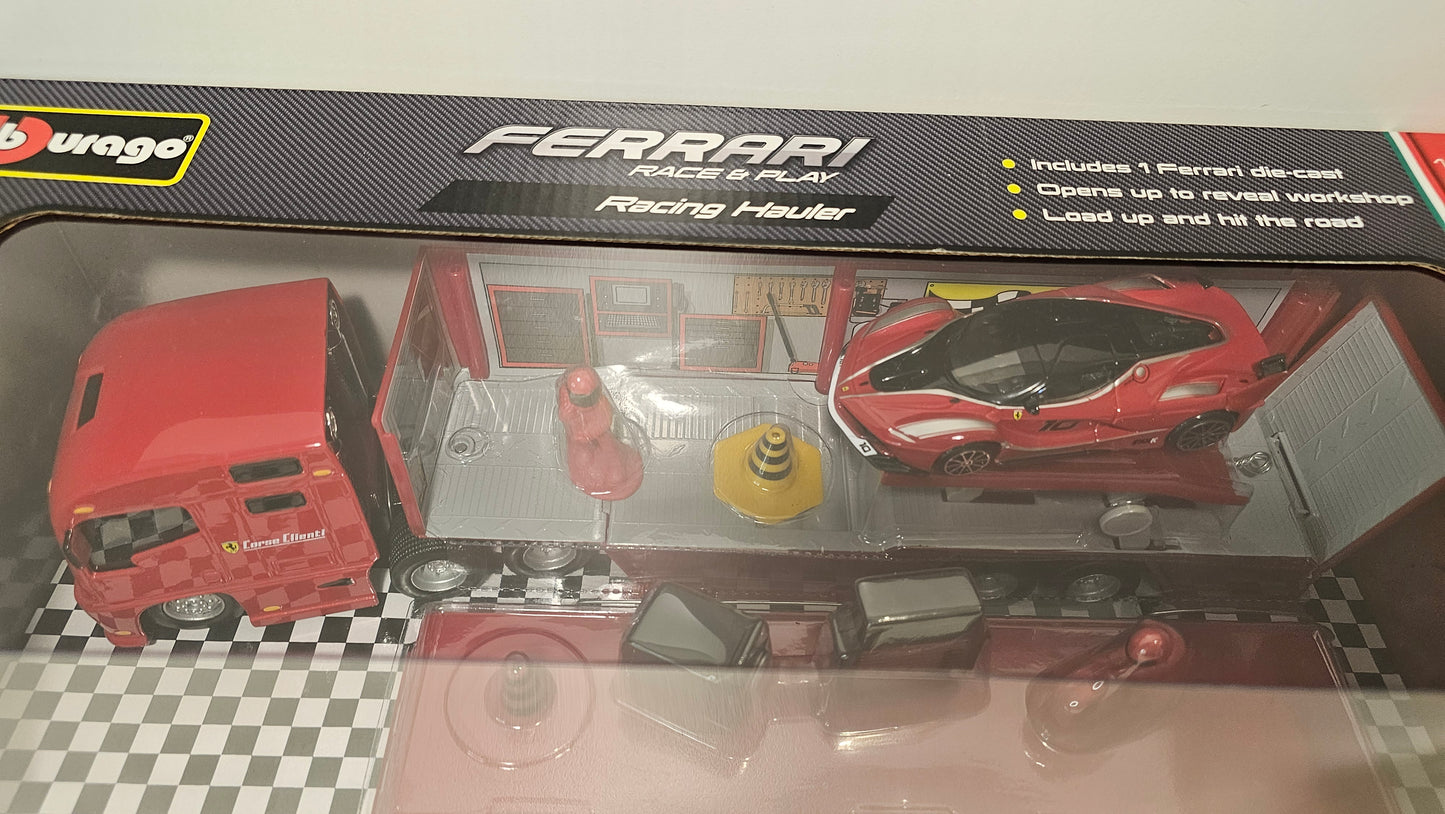 Camion Scuderia Ferrari Hauler con Accesorios- Burago