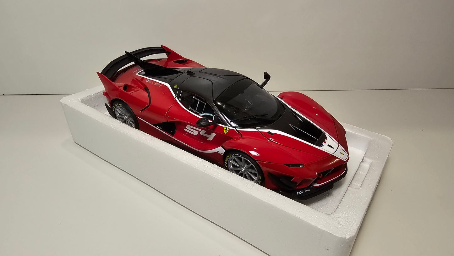 Ferrari FXXK EVO - Escala 1/18 - Burago