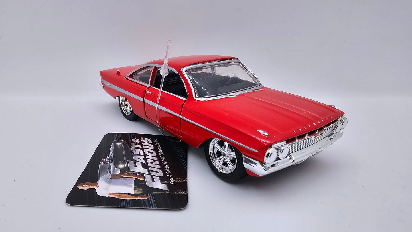 Chevy Impala 1961 de Dominic Toretto - "RAPIDOS Y FURIOSOS 8" - Escala 1/32 - Jada
