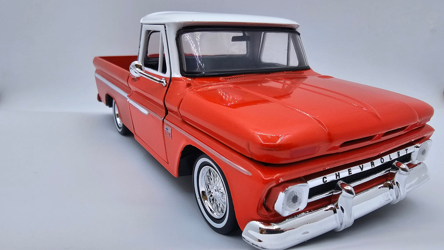 Chevy C10 Fleetside 1966 Custom - Escala 1/24 - Motormax (sin caja)