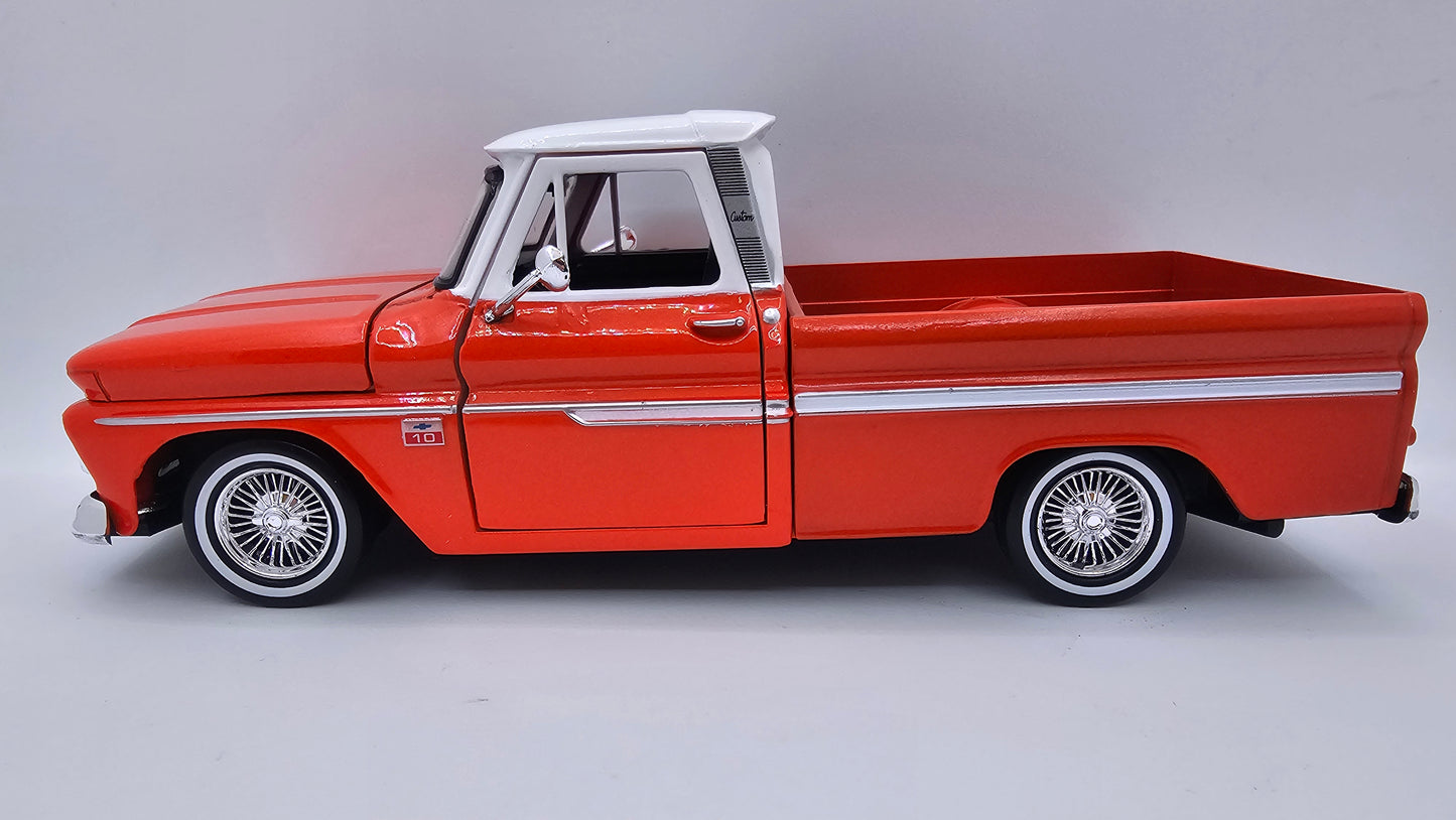 Chevy C10 Fleetside 1966 Custom - Escala 1/24 - Motormax (sin caja)