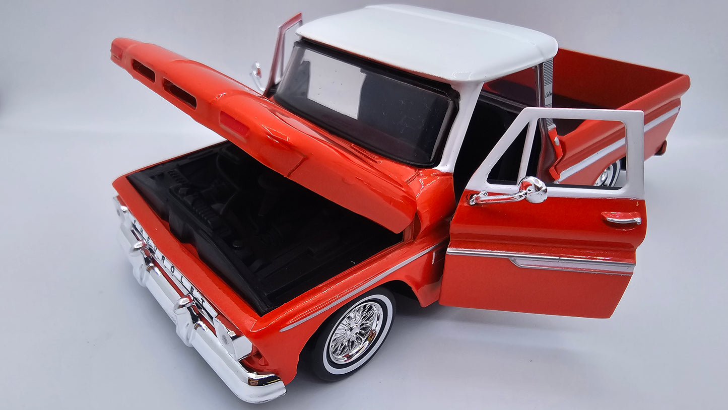 Chevy C10 Fleetside 1966 Custom - Escala 1/24 - Motormax (sin caja)