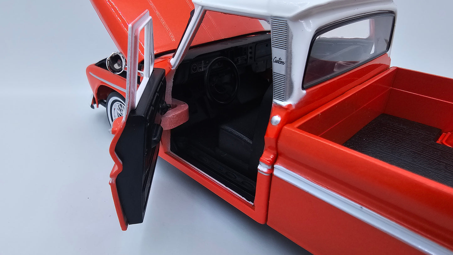 Chevy C10 Fleetside 1966 Custom - Escala 1/24 - Motormax (sin caja)