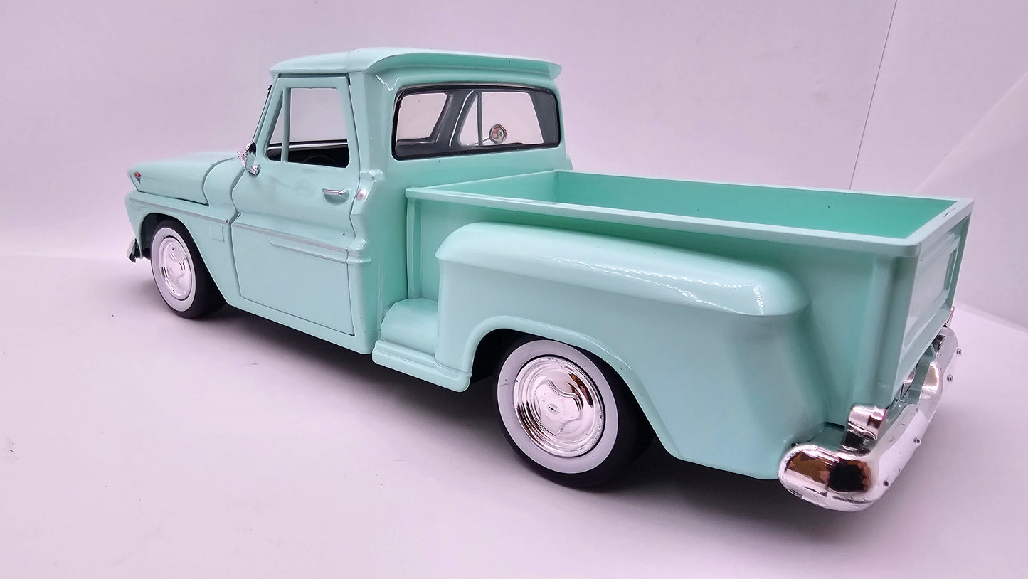 GMC C1000 1966 - Escala 1/24 - Motormax (sin caja)