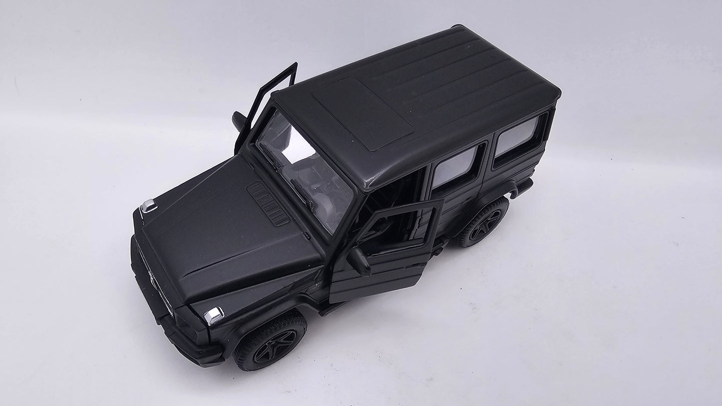 Mercedes Benz G63 AMG - Escala 1/36 - RMZ