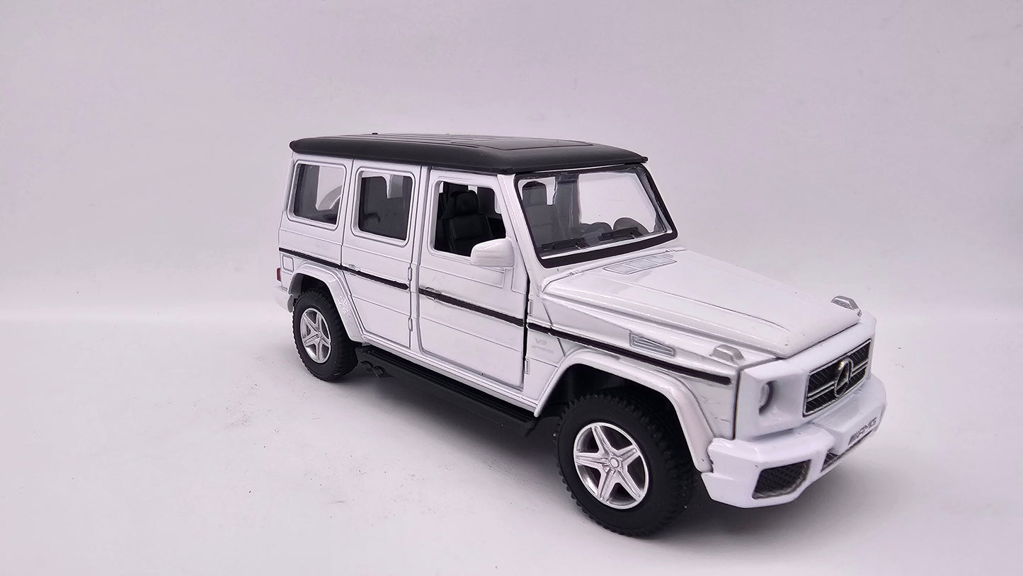 Mercedes Benz G63 AMG - Escala 1/36 - RMZ