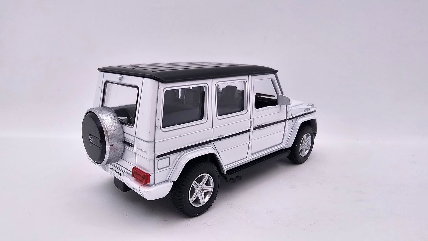 Mercedes Benz G63 AMG - Escala 1/36 - RMZ