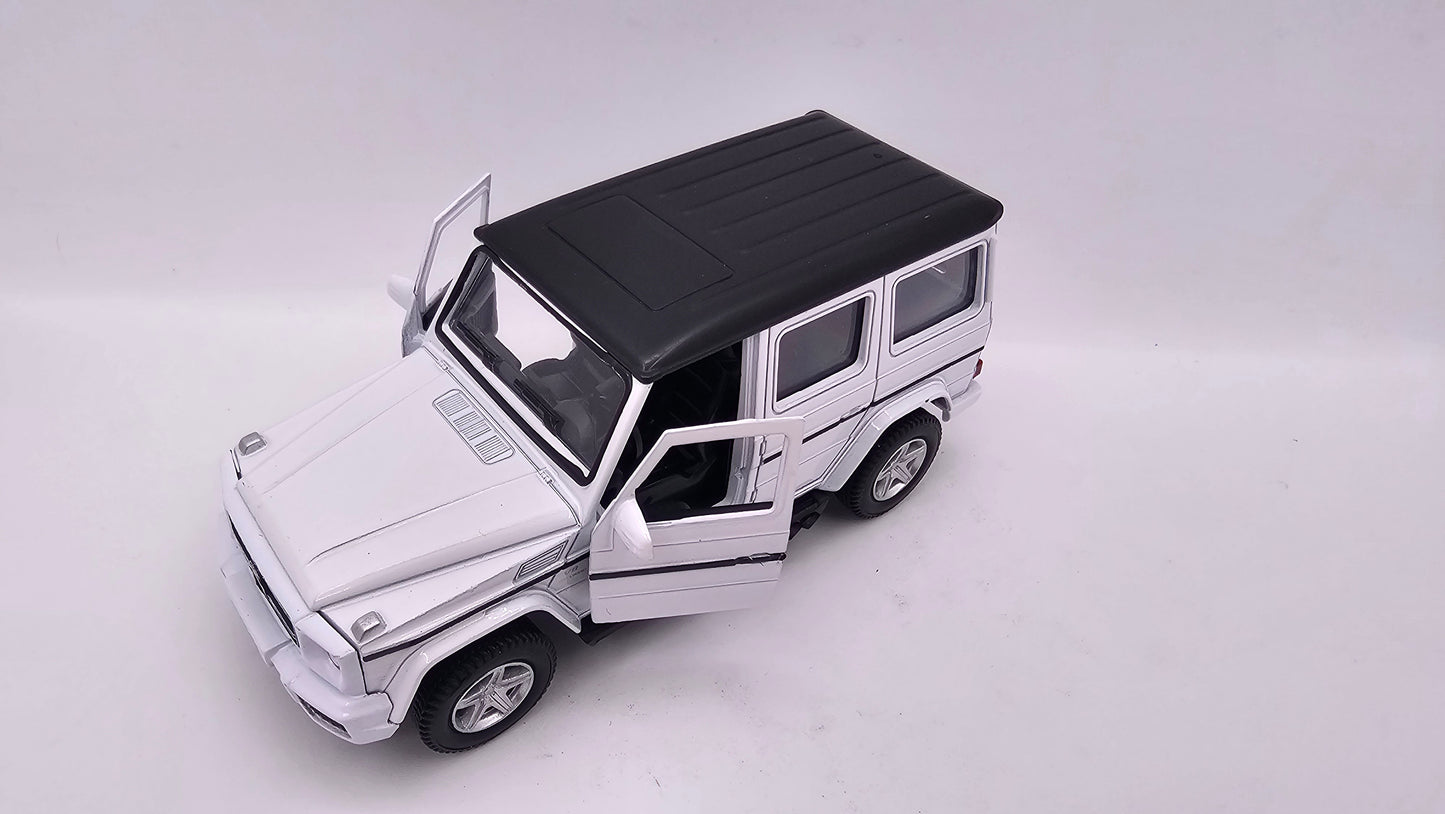 Mercedes Benz G63 AMG - Escala 1/36 - RMZ
