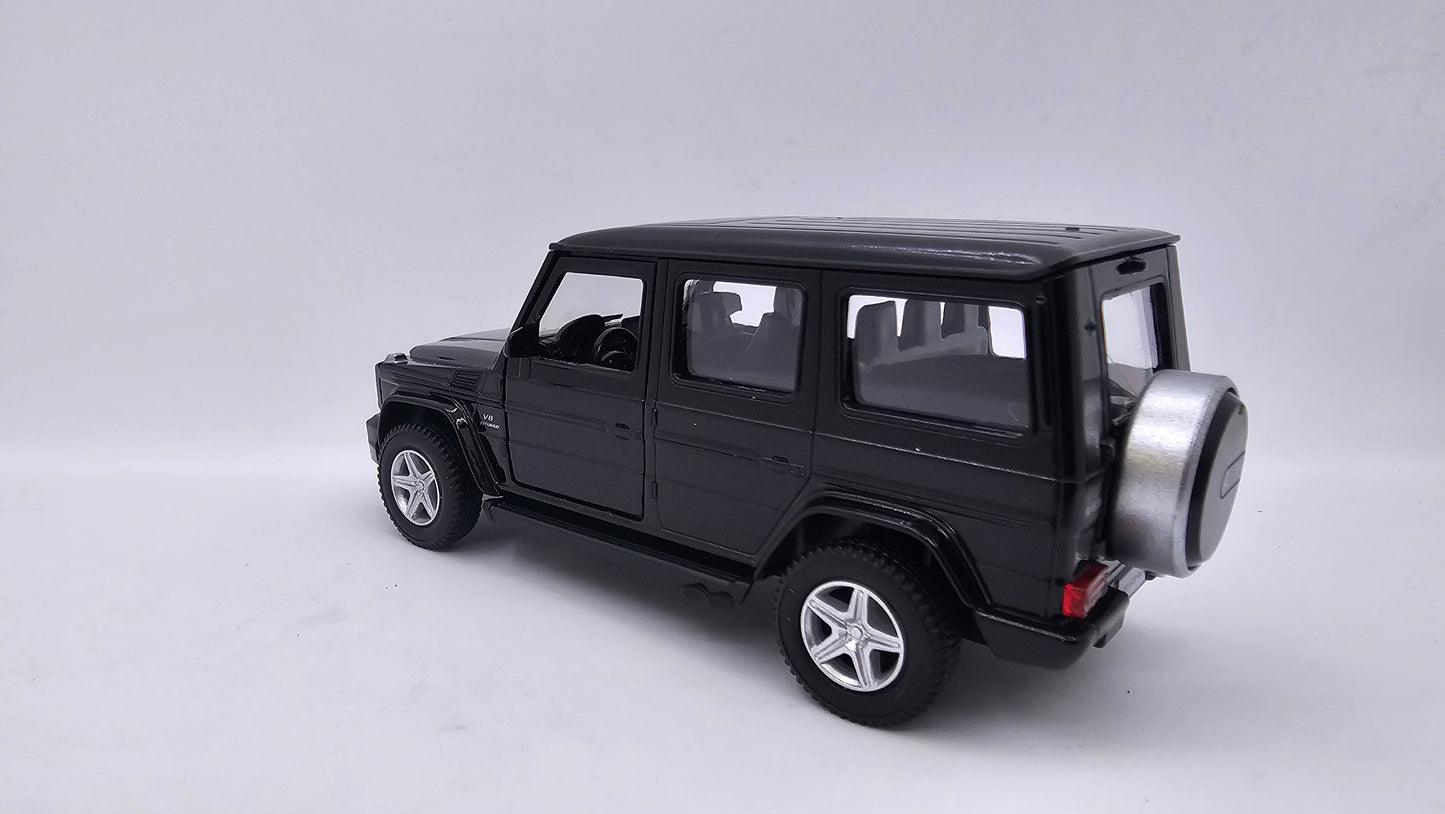 Mercedes Benz G63 AMG - Escala 1/36 - RMZ