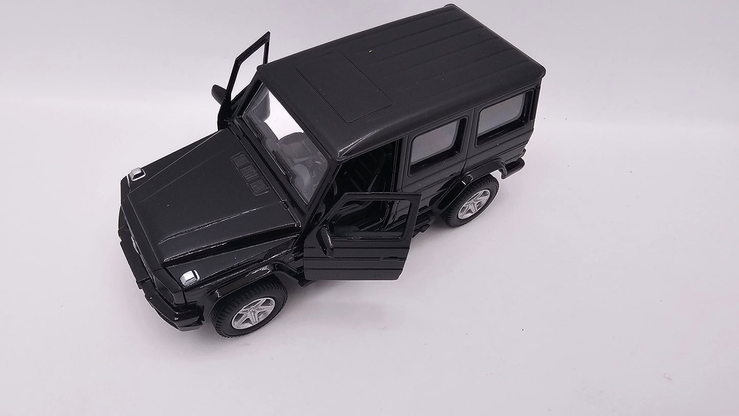 Mercedes Benz G63 AMG - Escala 1/36 - RMZ