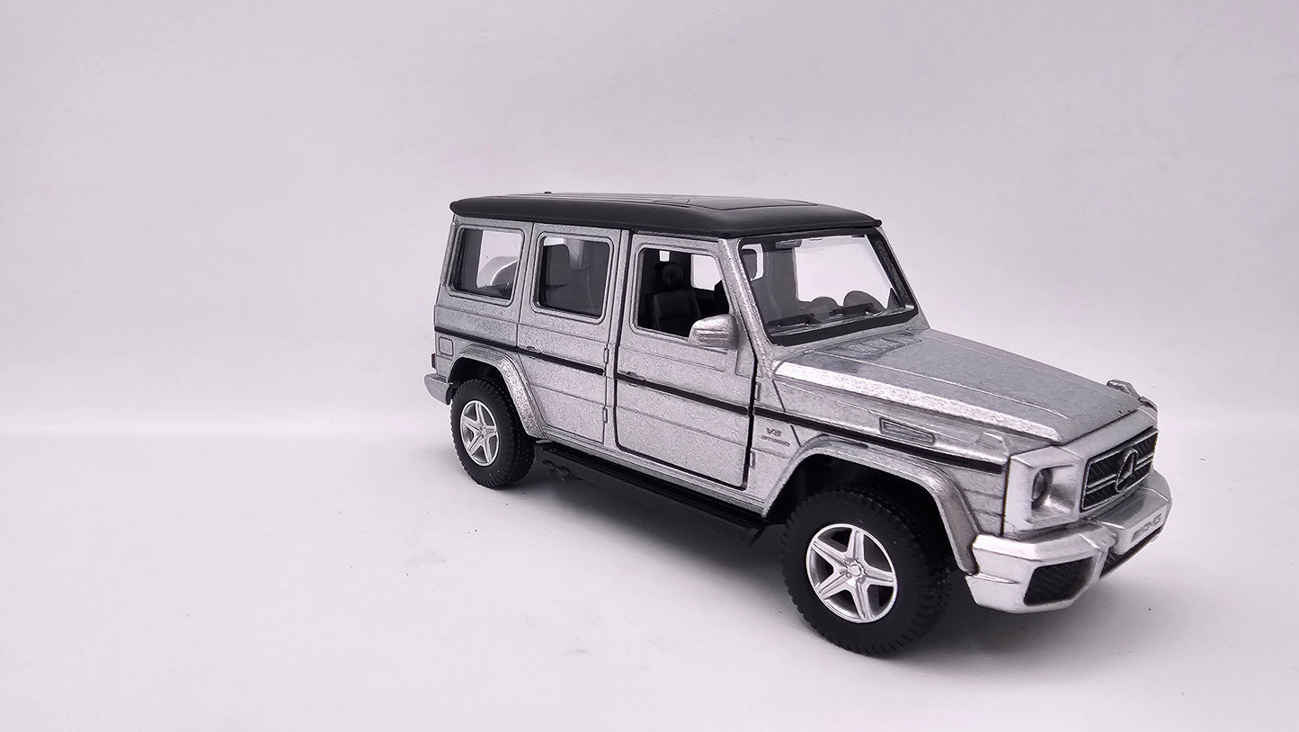 Mercedes Benz G63 AMG - Escala 1/36 - RMZ