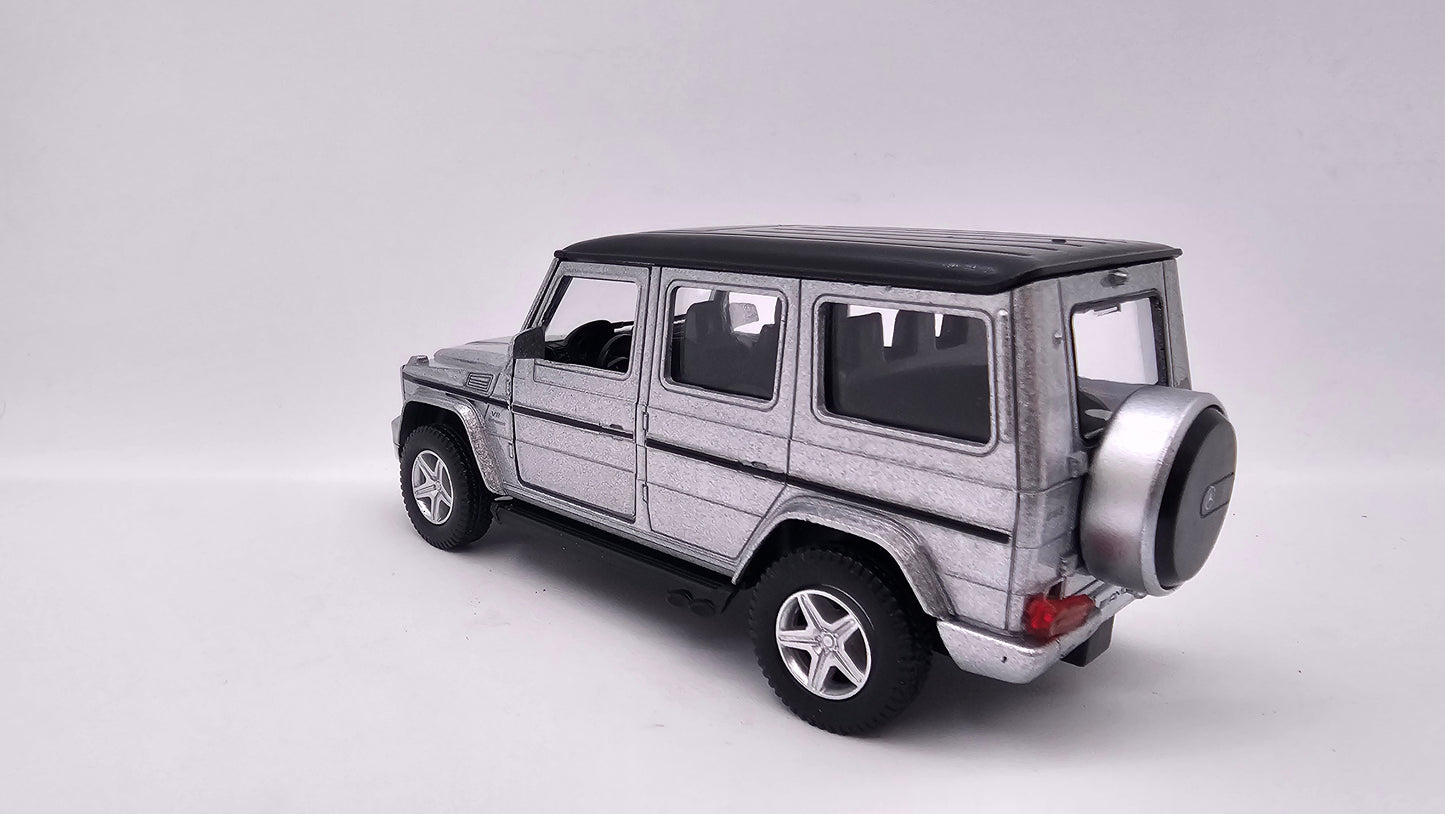 Mercedes Benz G63 AMG - Escala 1/36 - RMZ