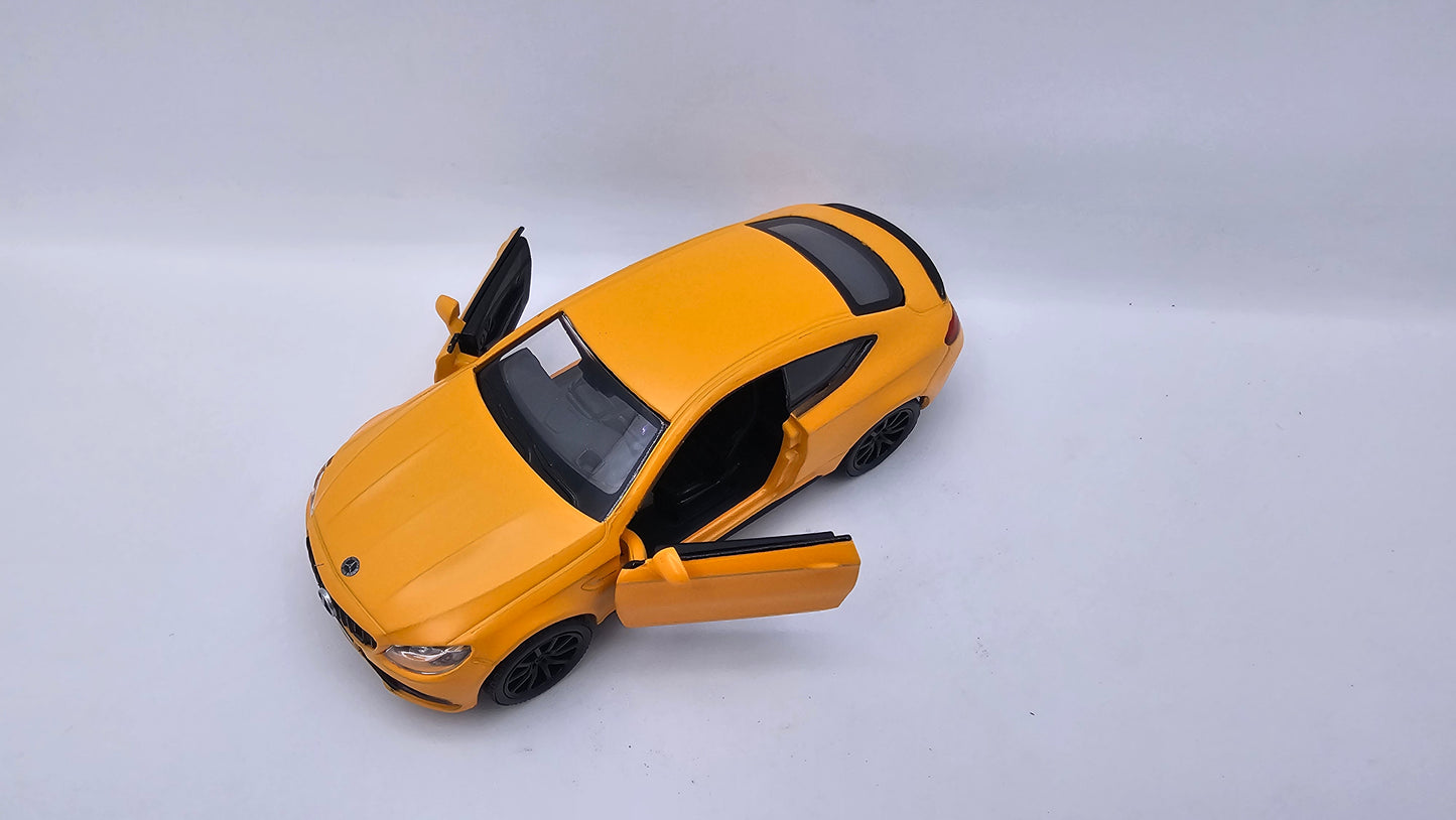 Mercedes Benz C 63 S AMG - Escala 1/36 - RMZ