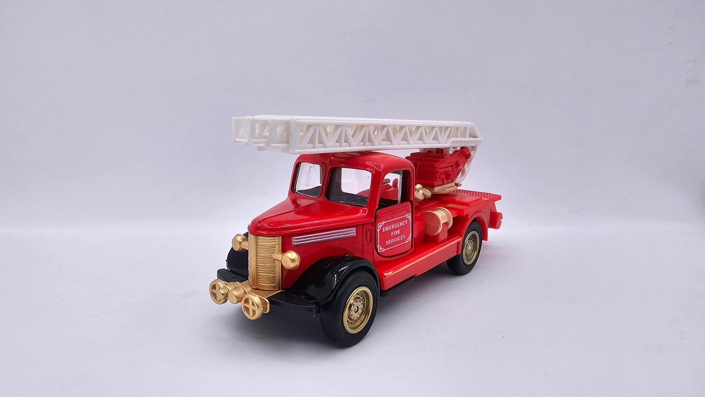 Camion de Bomberos Clasico - Escala 1/38 - GOKI - (Sin Caja)