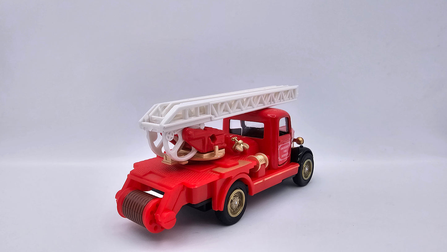 Camion de Bomberos Clasico - Escala 1/38 - GOKI - (Sin Caja)