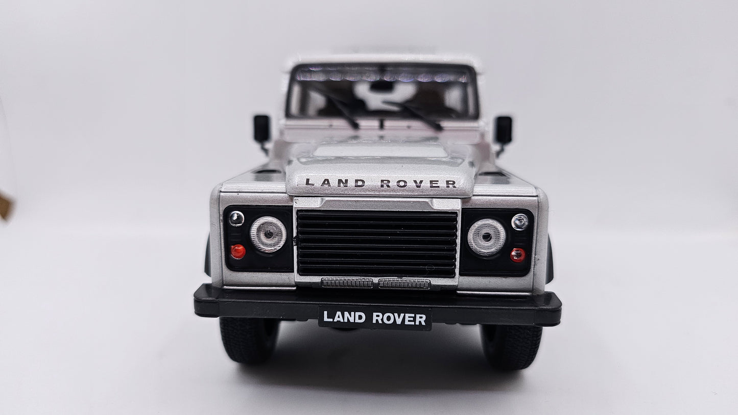 Land Rover Defender - Escala 1/24 - Welly (sin caja)