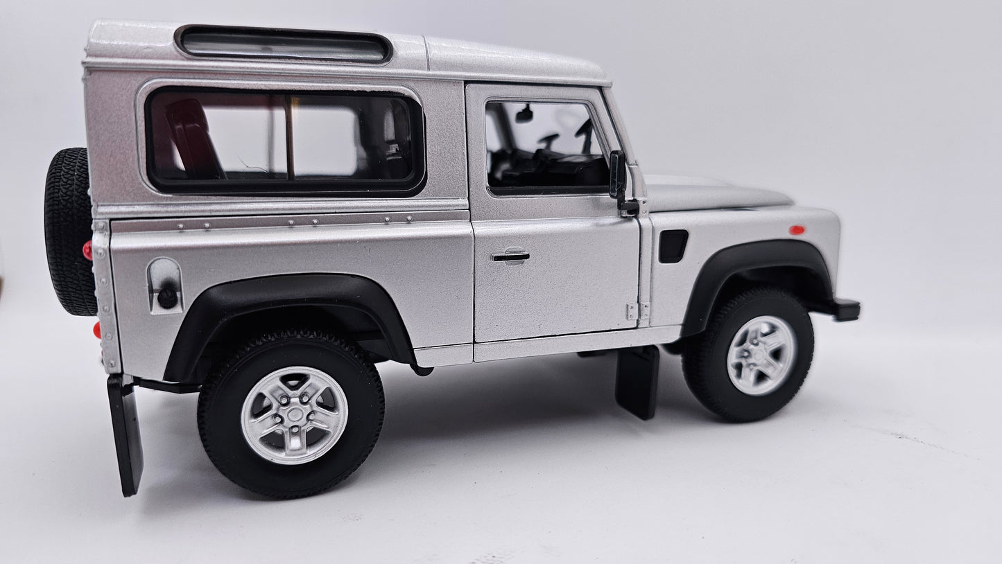 Land Rover Defender - Escala 1/24 - Welly (sin caja)