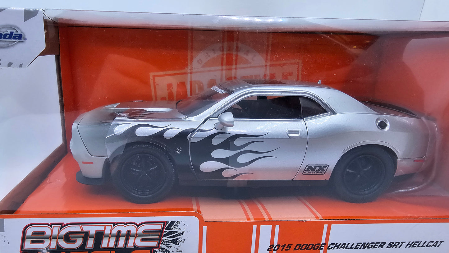 Dodge Challenger SRT HELLCAT 2015 Custom - Escala 1/24 - Jada