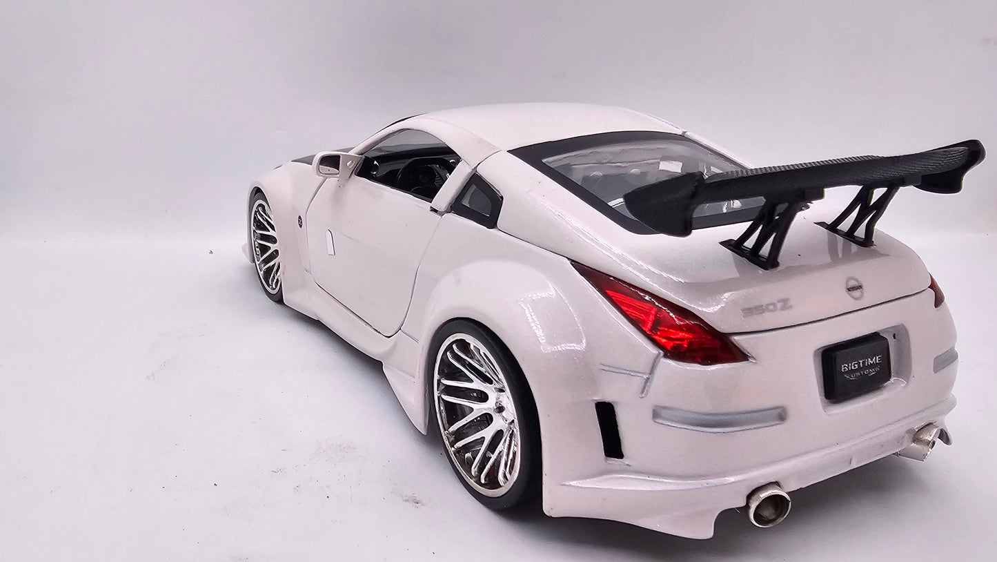 Nissan 350Z (Z33) 2003 - Escala 1/24 - Jada (sin caja)