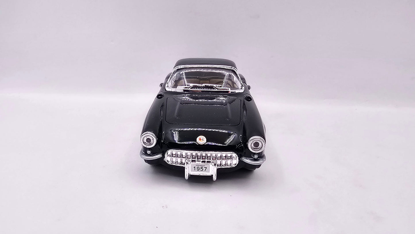 Chevrolet Corvette 1957 - Escala 1/34 - Kinsmart - (Sin caja)