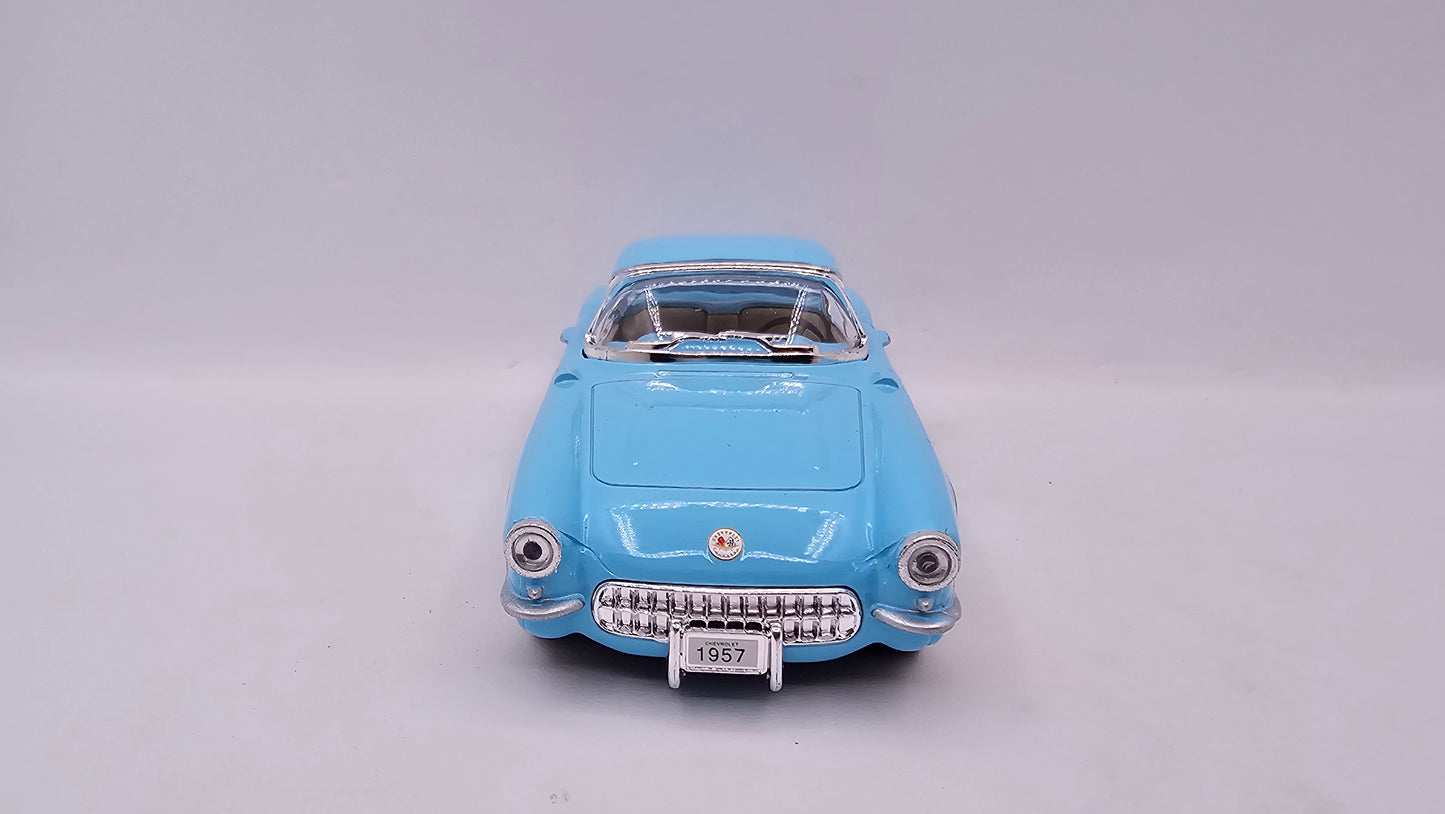 Chevrolet Corvette 1957 - Escala 1/34 - Kinsmart - (Sin caja)