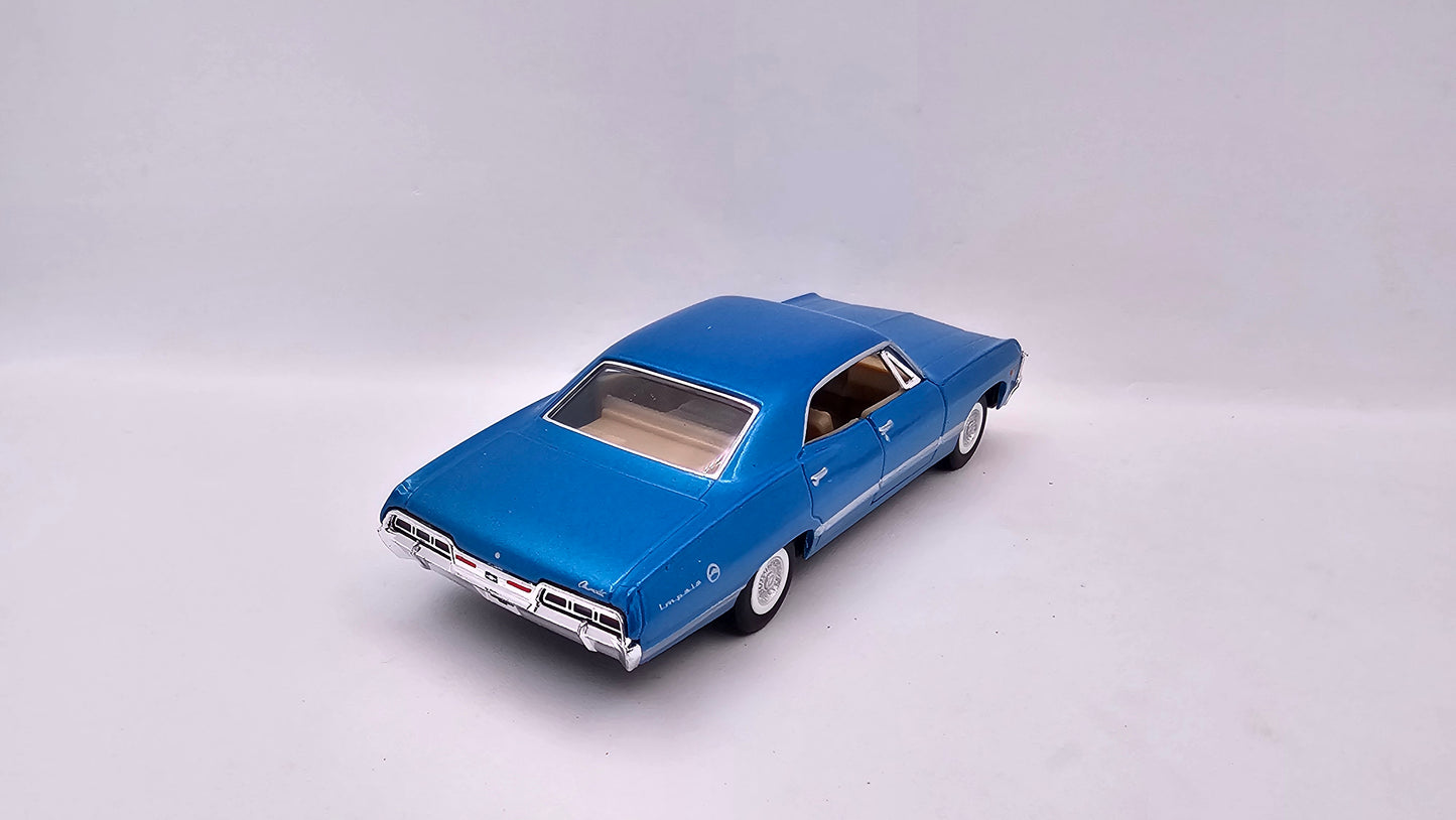 Chevrolet Impala 1967- Escala 1/43 - Kinsmart - (Sin caja)