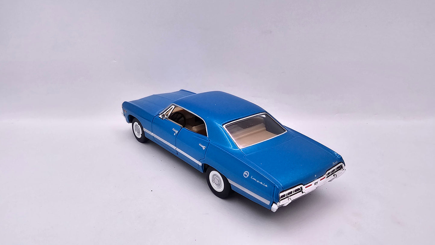 Chevrolet Impala 1967- Escala 1/43 - Kinsmart - (Sin caja)