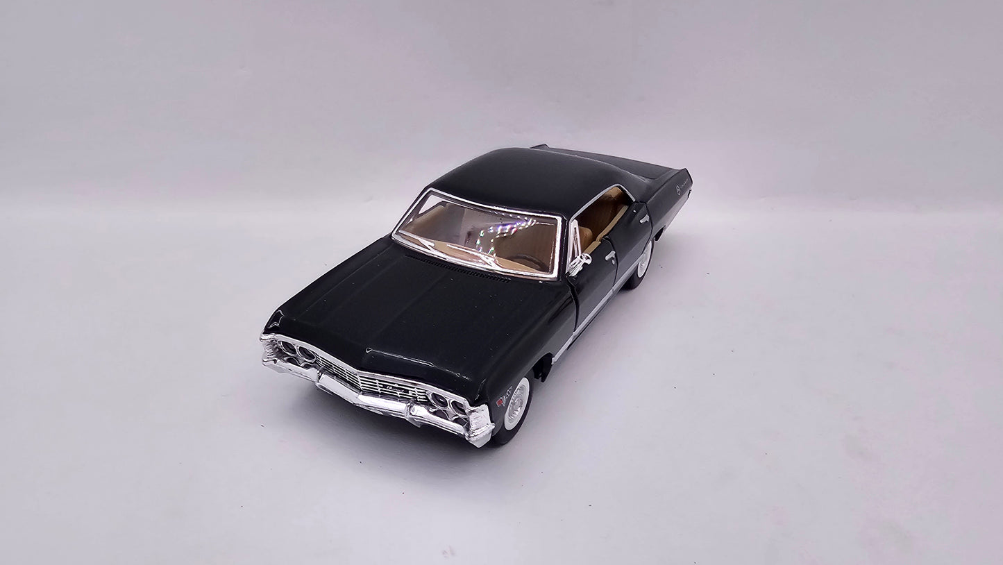 Chevrolet Impala 1967- Escala 1/43 - Kinsmart - (Sin caja)