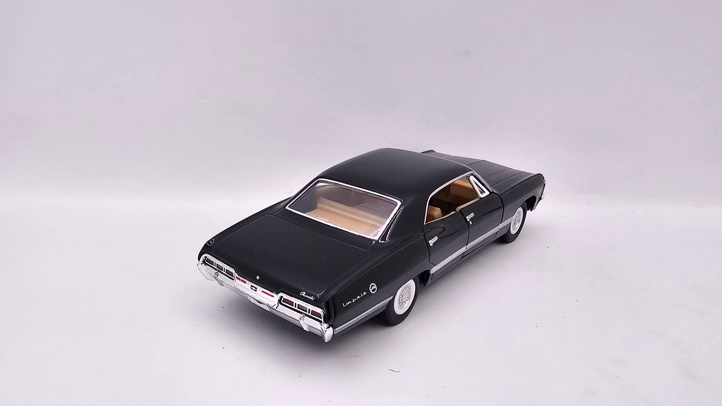 Chevrolet Impala 1967- Escala 1/43 - Kinsmart - (Sin caja)
