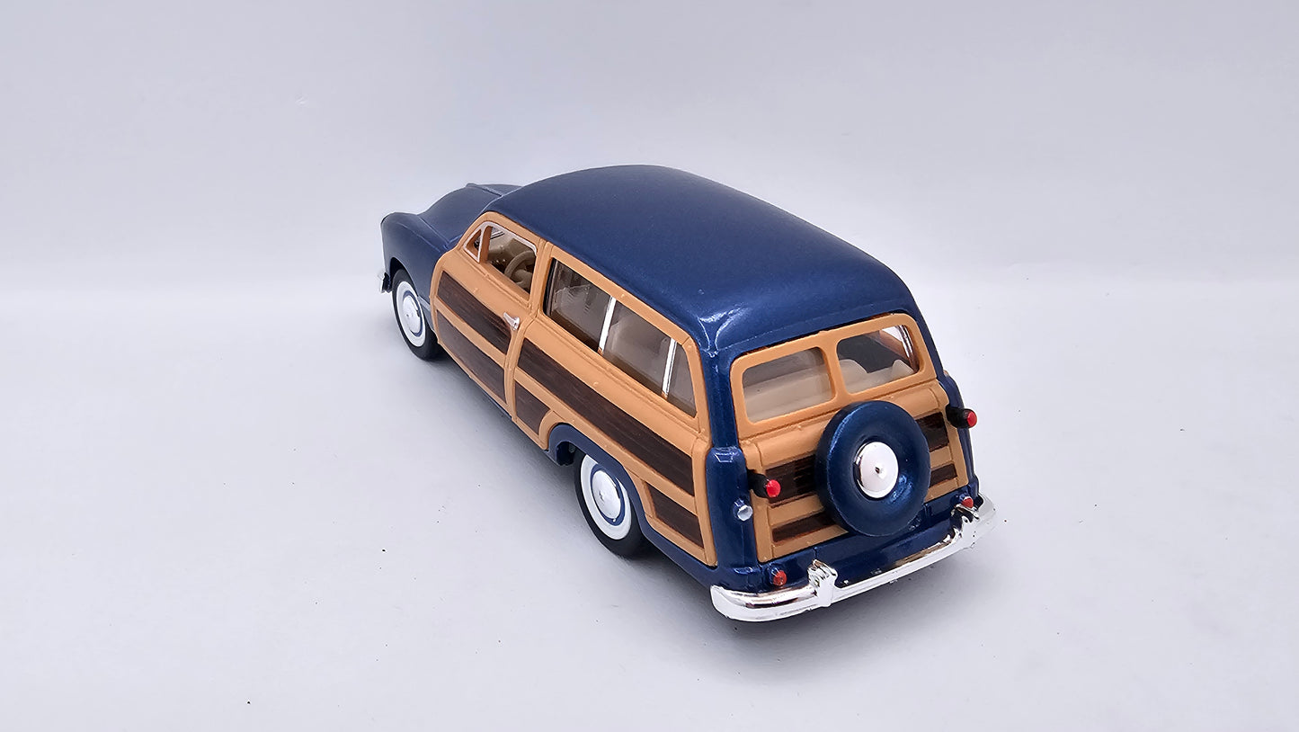 Ford Woody Wagon 1949 - Escala 1/40- Kinsmart - (Sin caja)