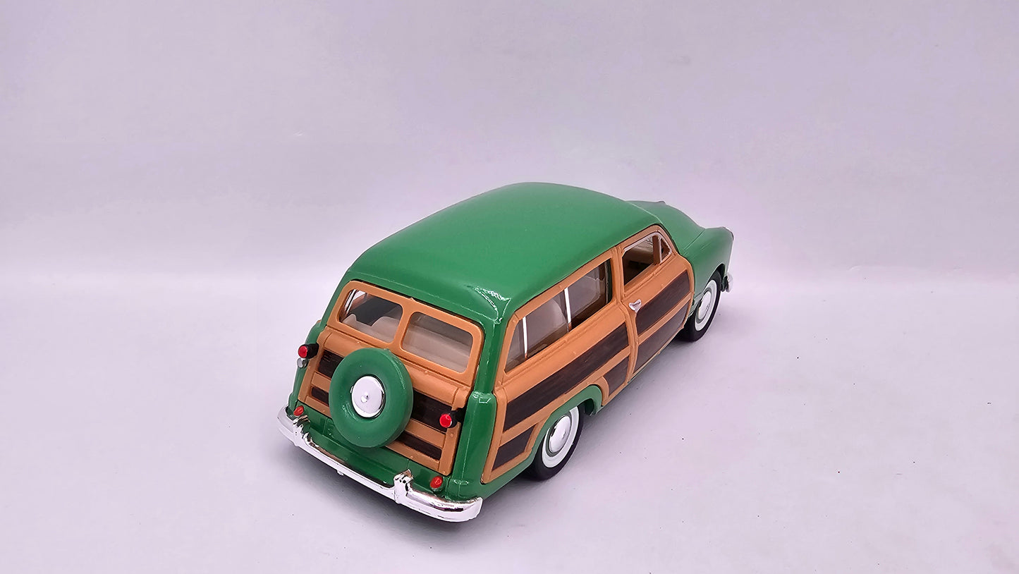Ford Woody Wagon 1949 - Escala 1/40- Kinsmart - (Sin caja)