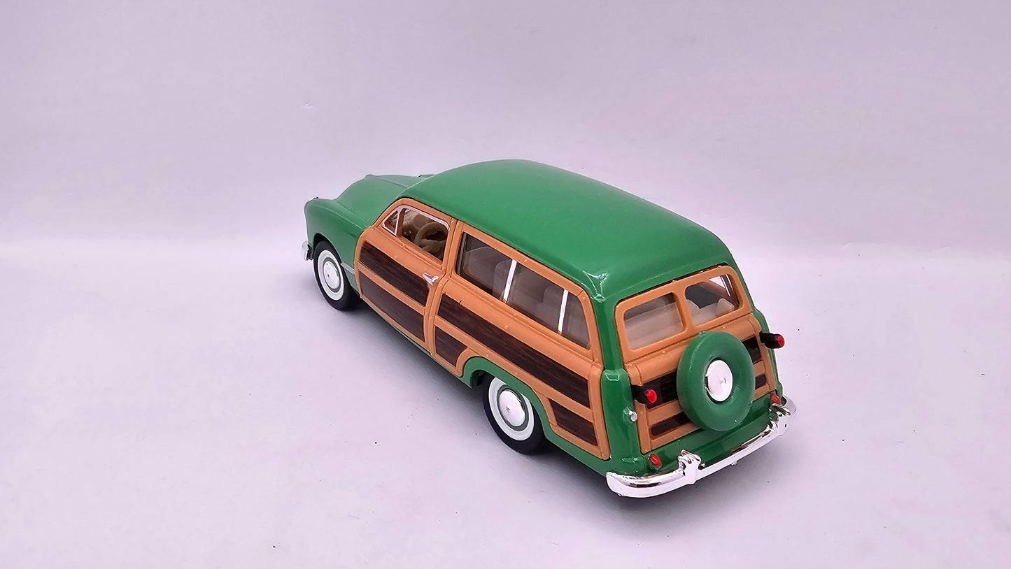 Ford Woody Wagon 1949 - Escala 1/40- Kinsmart - (Sin caja)