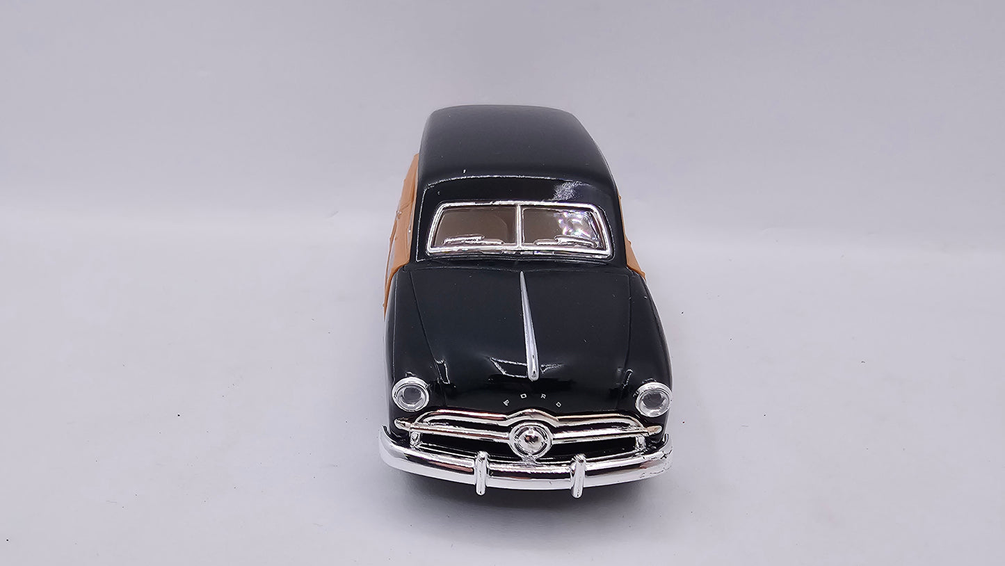 Ford Woody Wagon 1949 - Escala 1/40- Kinsmart - (Sin caja)