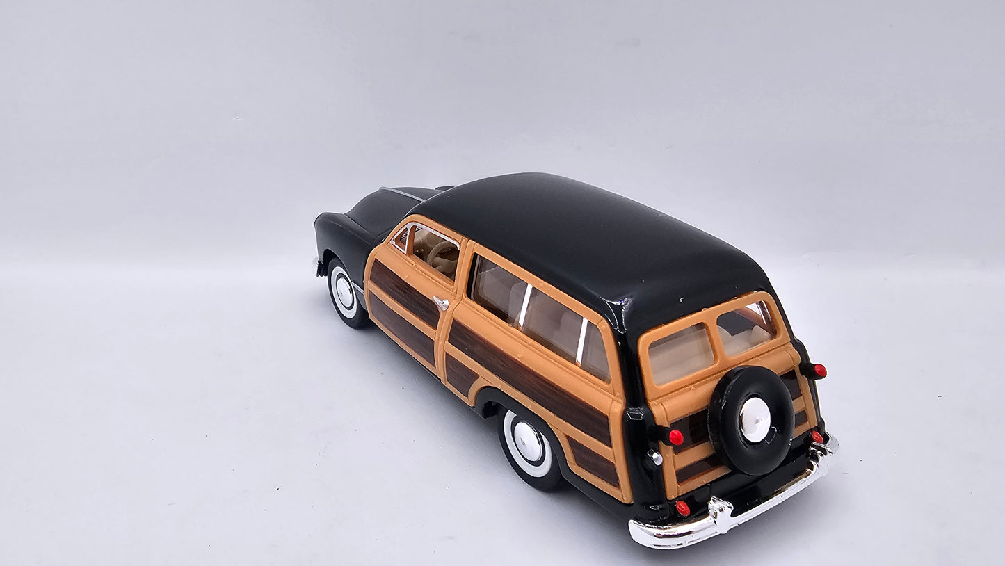 Ford Woody Wagon 1949 - Escala 1/40- Kinsmart - (Sin caja)