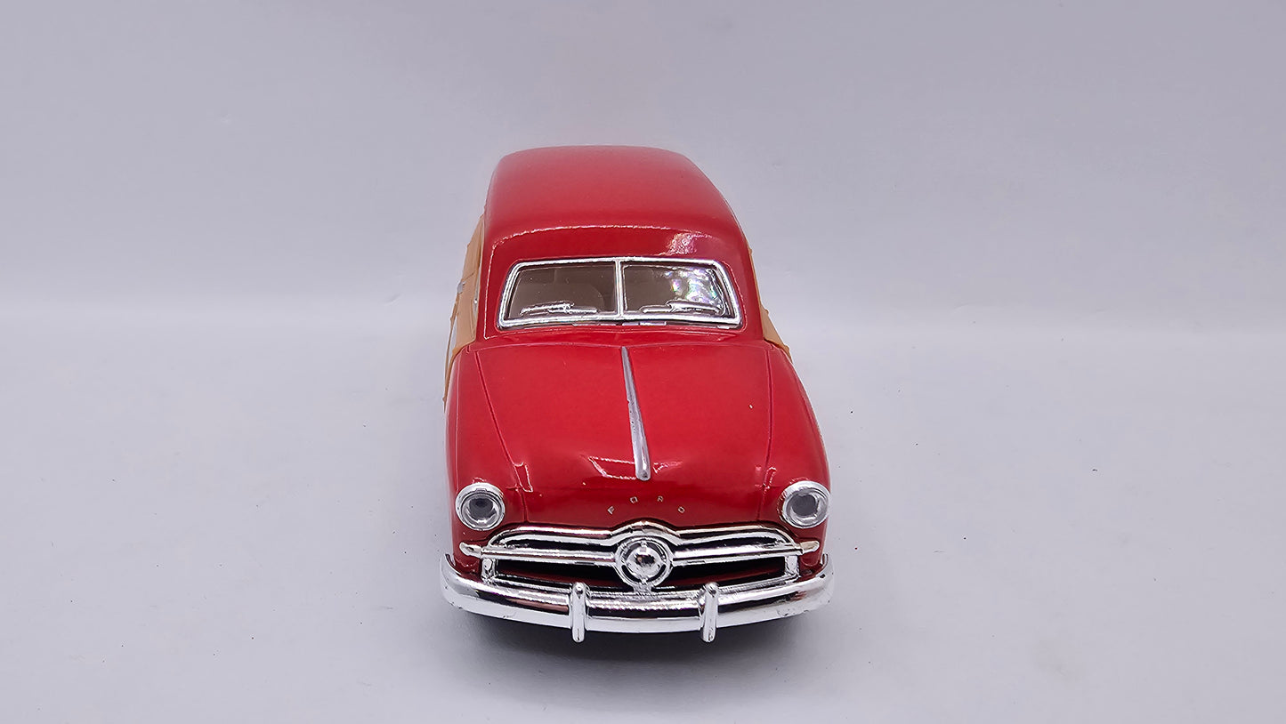 Ford Woody Wagon 1949 - Escala 1/40- Kinsmart - (Sin caja)