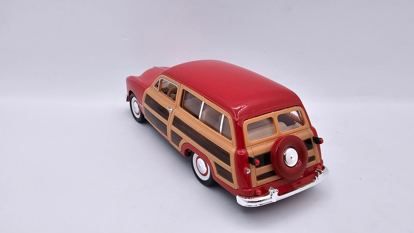 Ford Woody Wagon 1949 - Escala 1/40- Kinsmart - (Sin caja)