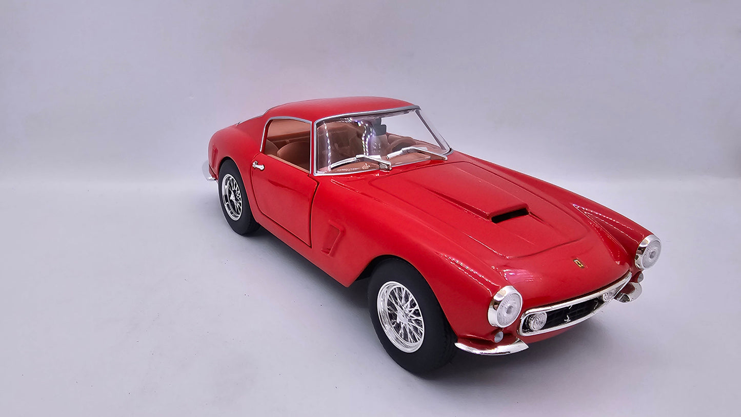 Ferrari 250 GT Berlinetta Passo Corto - Escala 1/24 - Burago - (Sin caja)